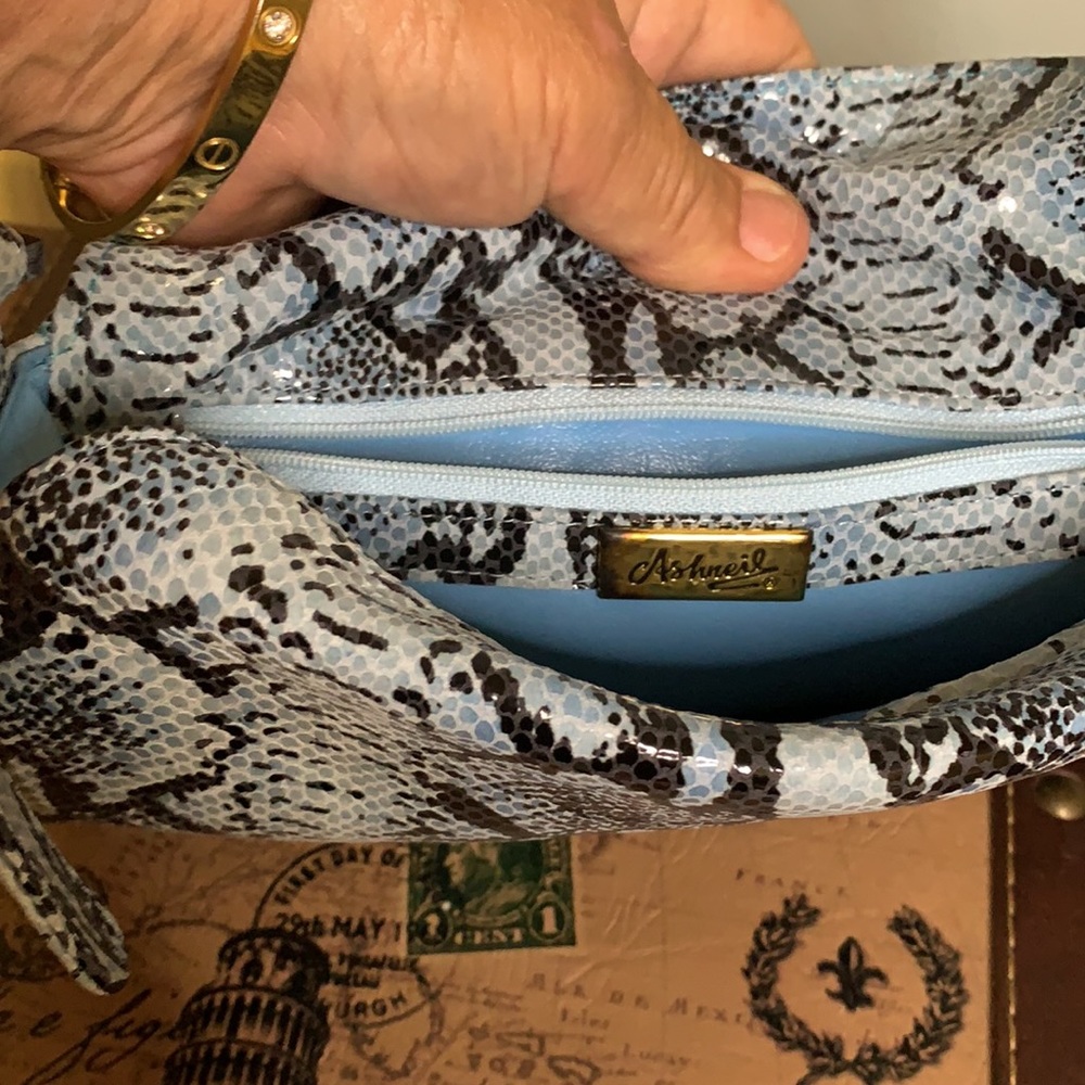 Ashneil leather snake embossed purse - Picture 3 of 4